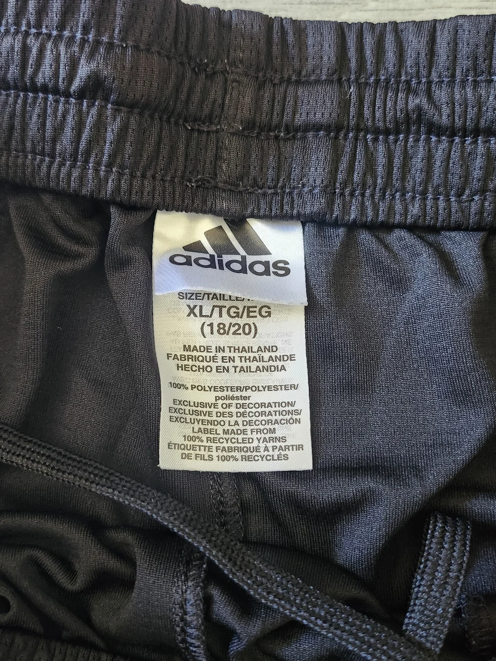 Adidas Kids XL 18/20 Basketball Athletic Shorts Black Red 3-Stripes Mesh